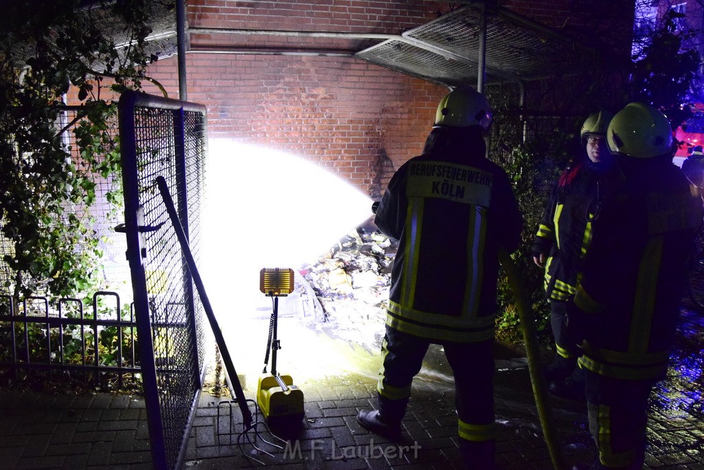 Feuer Koeln Kalk Kalk Muelheimerstr P25.JPG - Miklos Laubert